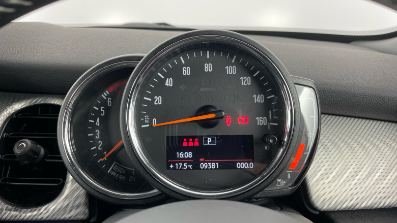 MINI Hatchback 1.5 Cooper Exclusive 5dr Auto [Comfort Pack] Petrol Hatchback